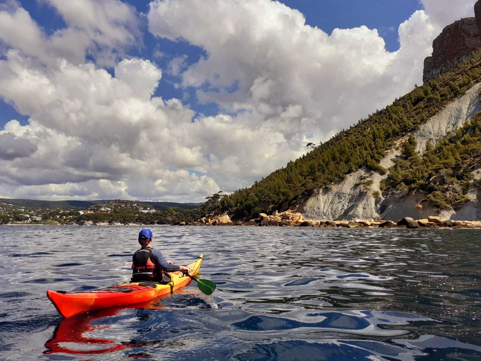 balade en kayak de mer dans le parc national des calanques port-miou port-pin en-vau