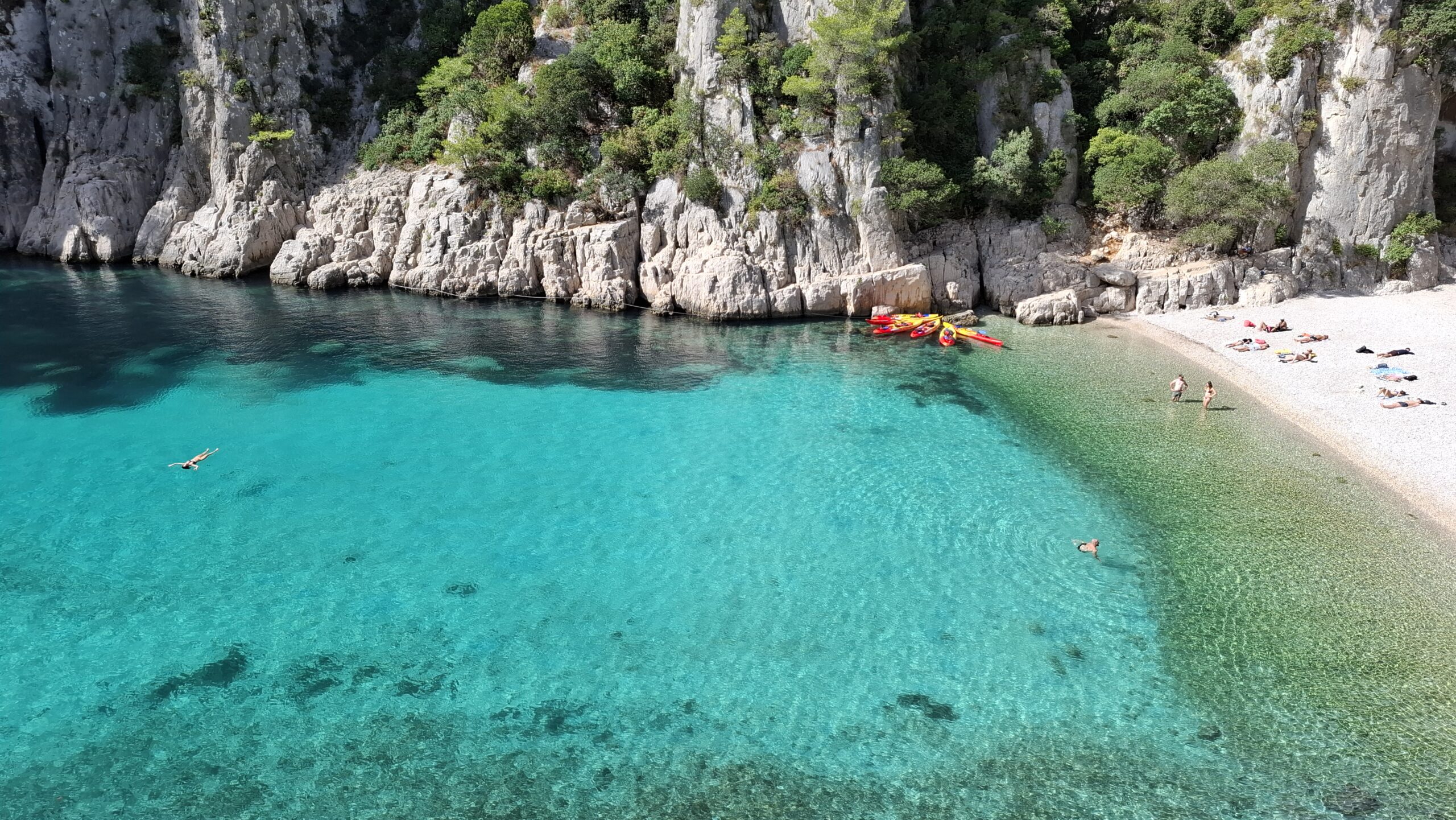 Cassis kayak Marseille calanques aventure excursions guide En-Vau Port-Miou Port-Pin presqu'île paddle La Ciotat parc national activité nautique outdoor vacances holidays discover sea kayaking beautiful national park sun fun soleil provence bouches du rhônes