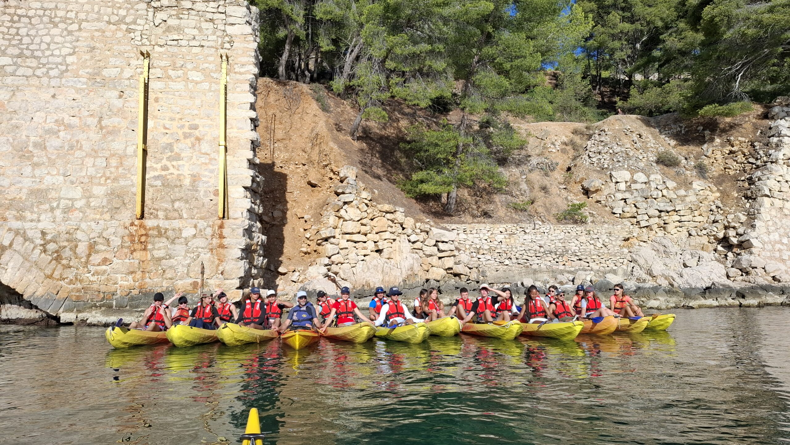 excursion journée dans les calanques avec des lycéens du collège de Candolle de Genève