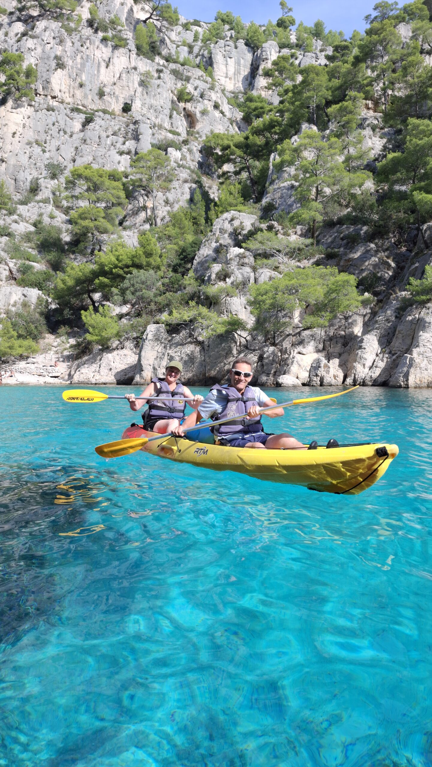 Cassis kayak Marseille calanques aventure excursions guide en-vau port-miou port-pin presqu'île paddle La Ciotat parc national activité nautique outdoor vacances holidays