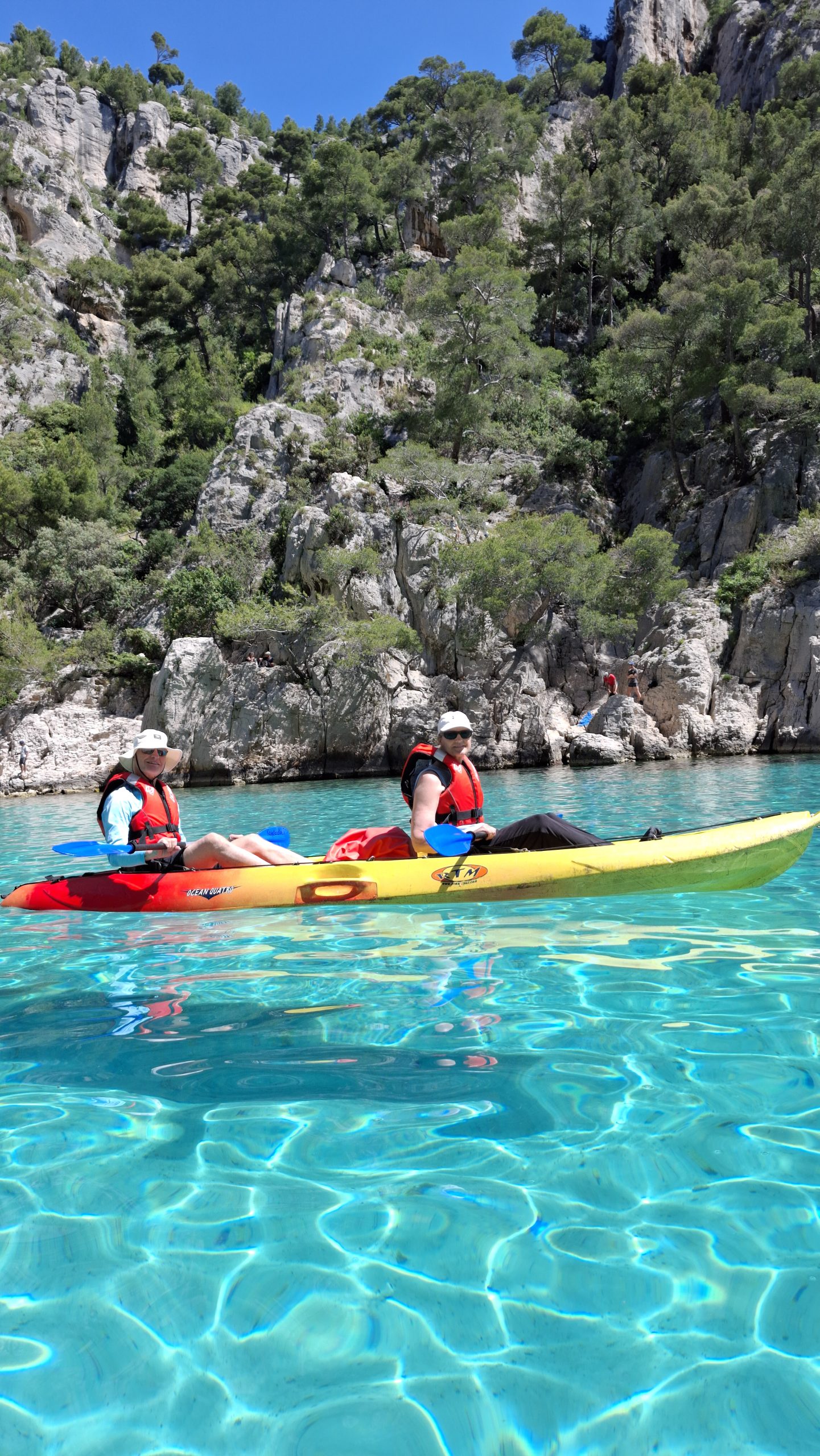kayak aventure Cassis
excursion en kayak de mer dans les calanques du Parc National des Calanques